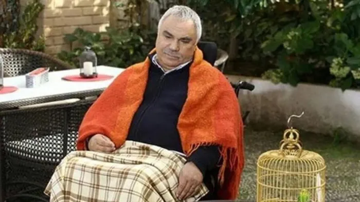 yaprak-dokumunun-ali-riza-beyiydi-77-yasindaki-halil-ergunun-20-gunde-11-kilo-verdiren-diyeti-yillar-once-cime-1703092261009.jpeg 77'lik Halil Ergün'ün 20 günde 11 kilo verdiren diyeti! Yaprak Dökümü'nün Ali Rıza Bey'iydi! Yıllar önce çimen suyu içerek...-3