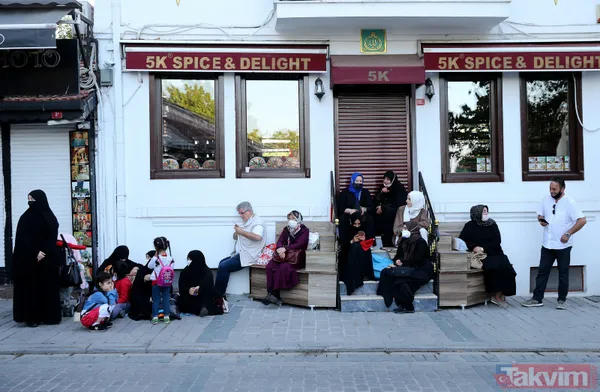 Son dakika: 86 yıl sonra bir ilk: Vatandaşlar Ayasofya'da ilk namaz için akın ettiler - 5