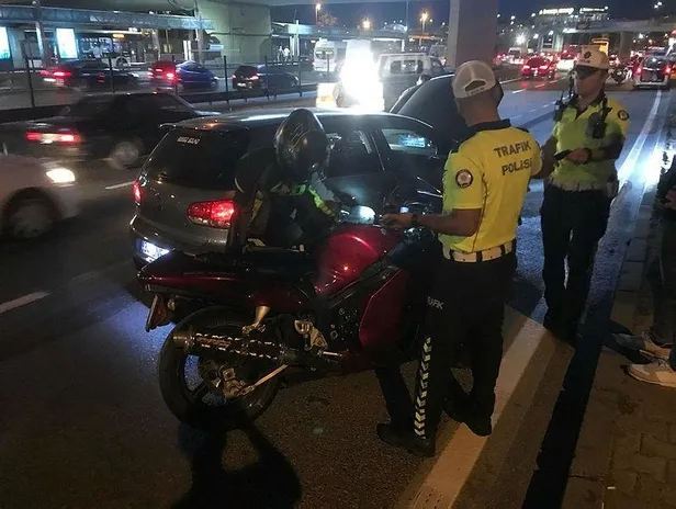 İstanbul'da trafik ekiplerince abartı egzoz denetimi yapıldı! Toplam 7 bin 292 TL ceza yazıldı-1