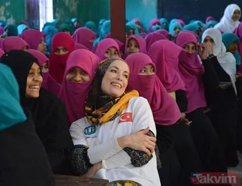 Gamze Özçelik’e Sınırsız İyilik Ödülü’! ‘En büyük ödül Allah yoluna girmek’
