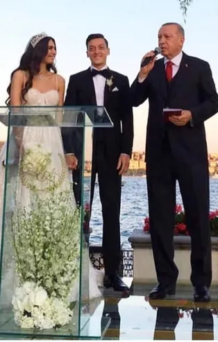 Başkan Erdoğan nikah şahidi oldu! Mesut Özil ve Amine Gülşe evlendi