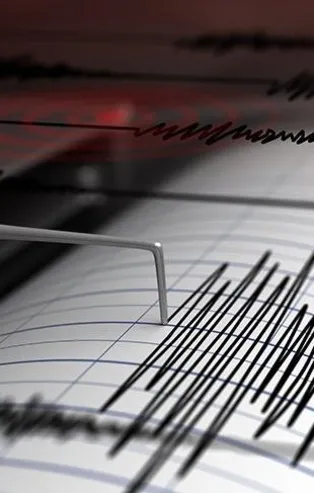 Endonezya'da 5,6 büyüklüğünde deprem