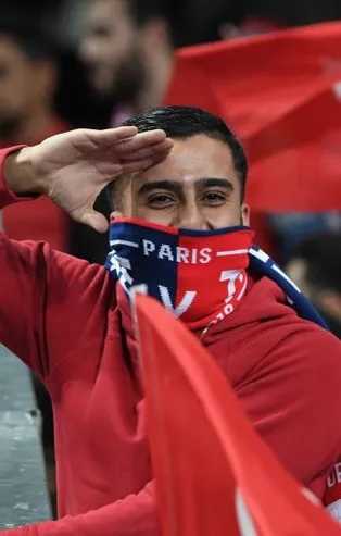 Stade de France kırmızı beyaz! Fransa-Türkiye maçından kareler