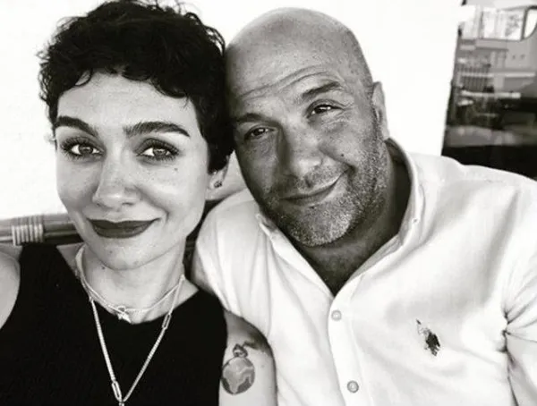 Birce Akalay'ın yeni imajı sosyal medyada olay oldu!-3