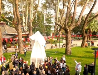 Heykel belediyeciliği tam gaz devam!