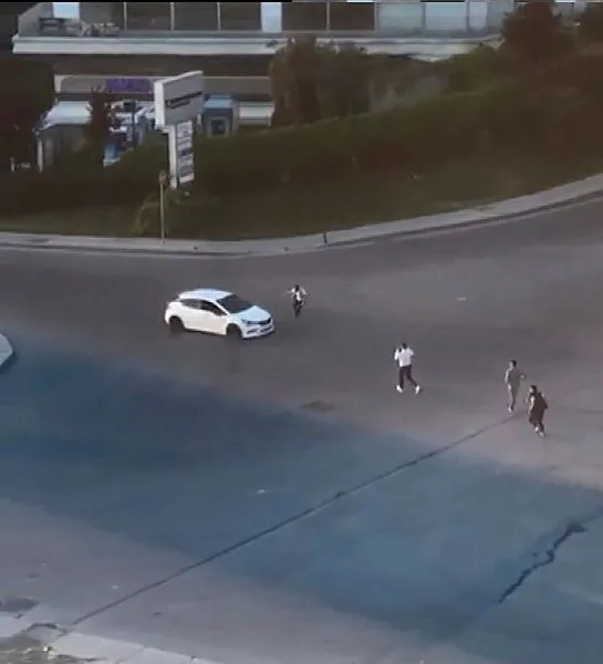 Bağcılar'da bayram günü silahlar konuştu: O görüntüler kamerada-3