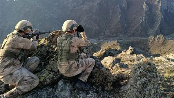 Son dakika: PKK'ya Eren darbesi! 82 terörist öldürüldü 720 mağara, 144 EYP imha edildi-3