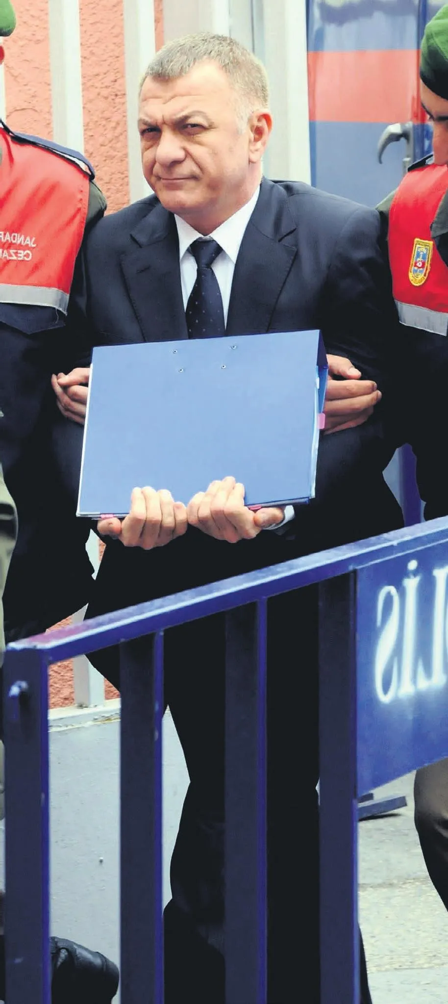 Necip Hablemitoğlu suikastının 1 numaralı sanığı Levent Göktaş baskın haberini alınca firar etti!