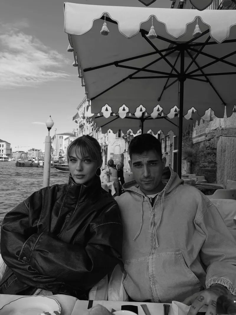 ido-tatlisesten-yasemin-sefkatliye-has-gelin-serenadi-romantizmin-zirvesine-turkuyle-cikti-1772627982975.jpg İdo Tatlıses’ten Yasemin Şefkatli’ye "Has Gelin" serenadı! Romantizmin zirvesine türküyle çıktı-5