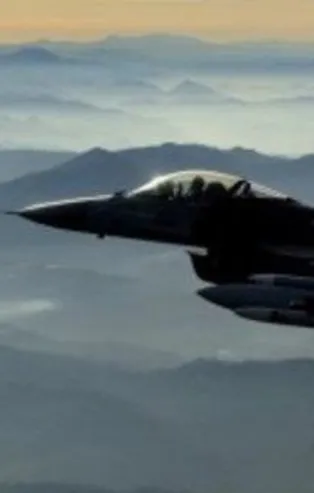 Almanya'da ABD savaş uçağı düştü