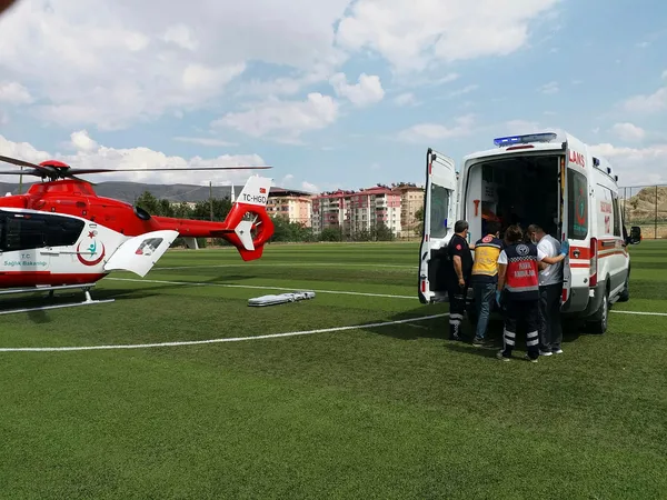 kalp-krizi-geciren-vatandasi-ambulans-helikopter-kurtardi-1623425573327.jpg