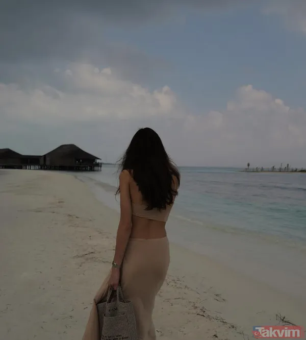 Dilan Çiçek Deniz ile Mert Yazıcıoğlu 'nun tatil pozları ortalığı yaktı geçti "Beni Fransız kızları gibi..." Dilan'ın bikinili pozu olay - 15