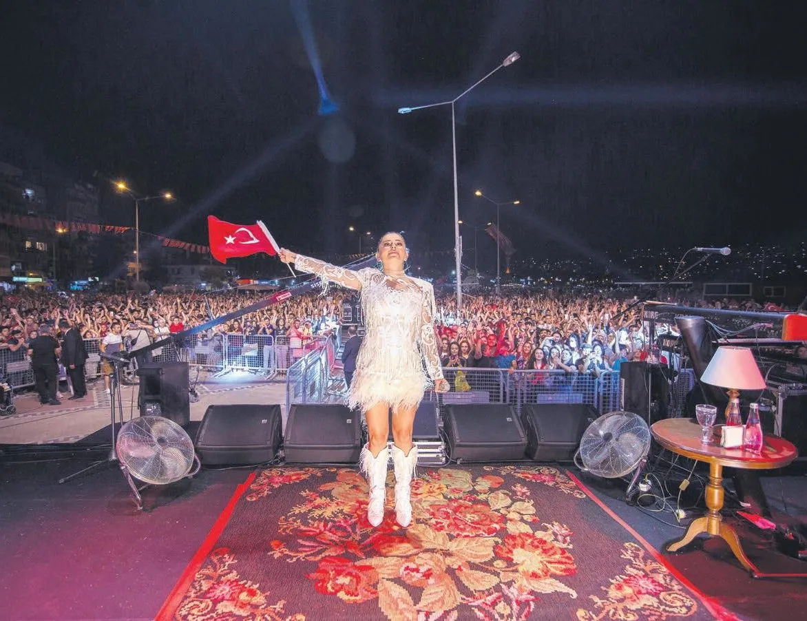 Kırmızı beyaz coşku!