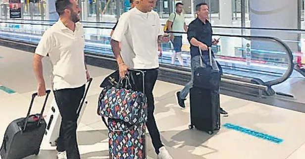 Fenerbahçe'den Becao açıklaması: 45-50 milyon Euro’luk satış yapacağız. Parayı iyi kullanacağız