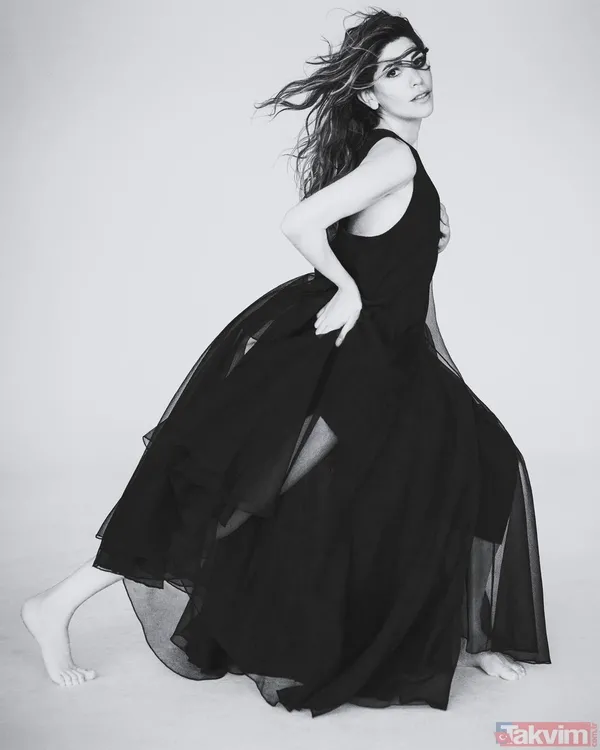 63 yaşında damat olmuştu! 4. kez evlenen Burak Sergen’in balayından ilk kare geldi! Eşiyle denizin ortasında... - 36