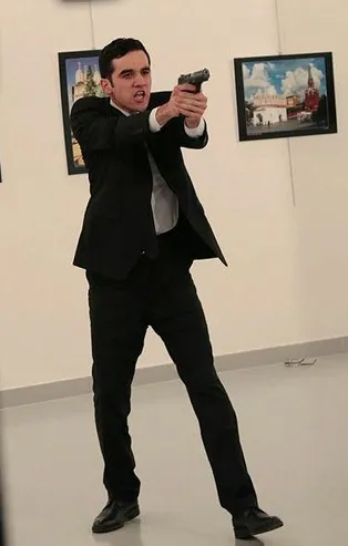 Karlov suikasti şarjörleri kamerada!
