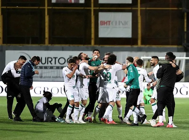 son-dakika-adana-demirspor-ve-gzt-giresunspor-super-lige-yukseldi-1620591994155.jpeg Son dakika: Adana Demirspor ve GZT Giresunspor Süper Lig'e yükseldi!-7