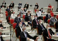 İBB Meclisinde AK Partiden CHPye borçlanma tepkisi: Kahramanlık edası ile borç istendiği nerede görüldü