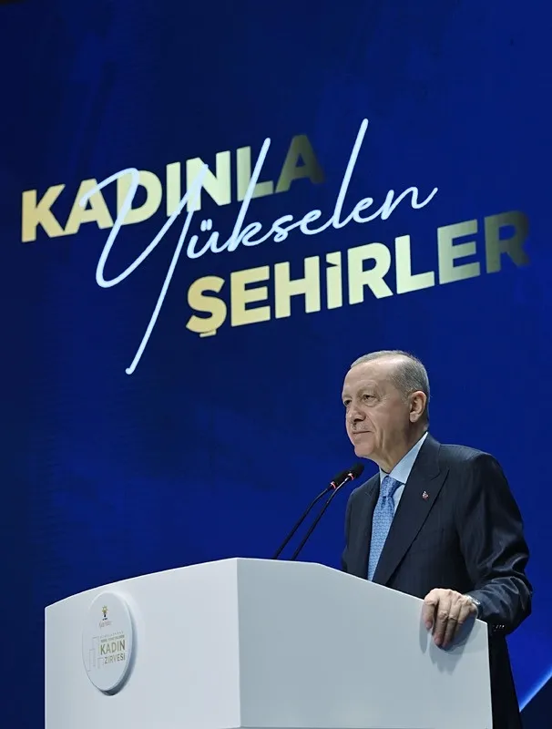 baskan-erdogandan-chpye-kadin-haklari-tepkisi-basortusu-yasagini-nasil-unuturuz-1764944103137.jpeg Başkan Erdoğan'dan CHP'ye kadın hakları tepkisi: Başörtüsü yasağını nasıl unuturuz-3