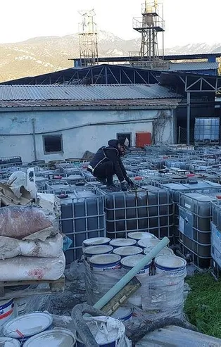 Son dakika: İzmir'in Bornova ilçesinde 107 bin 300 litre kaçak akaryakıt ele geçirildi