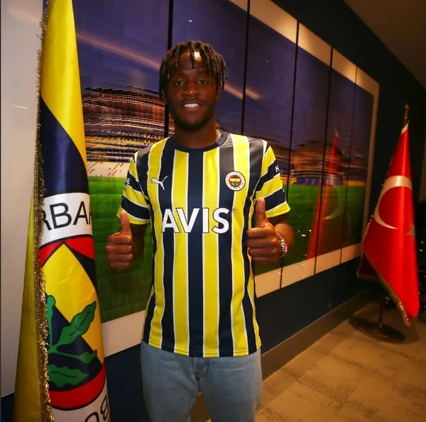 son-dakika-michy-batshuayi-resmen-fenerbahcede-1662150567654.jpg