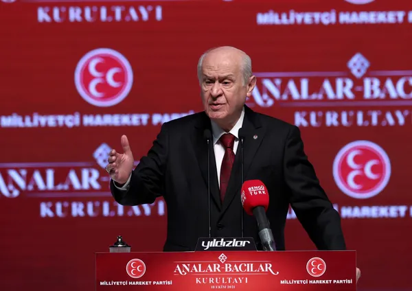 son-dakika-mhp-genel-baskani-devlet-bahceliden-analar-bacilar-kurultayinda-onemli-aciklamalar-analariniz-kollarini-acmis-bekliyor-evinize-donun-1633869668818.jpg SON DAKİKA: MHP Genel Başkanı Devlet Bahçeli'den Analar-Bacılar Kurultayı'nda önemli açıklamalar: Analarınız kollarını açmış bekliyor evinize dönün-5