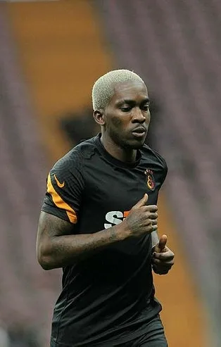 Aslan’a veda etti Kartal’a mı gidiyor? Henry Onyekuru Beşiktaş'la masaya oturacak!