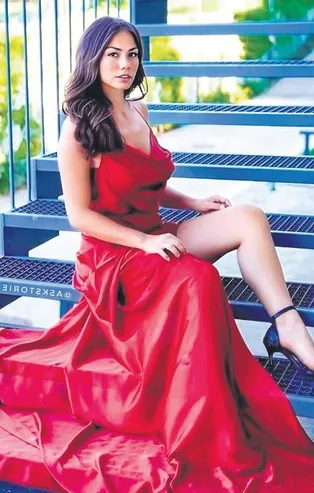 Demet Özdemir ve Hande Erçel arasında şoke eden kıskançlık krizi! Sinirlenince sosyal medyada takipten çıkardı