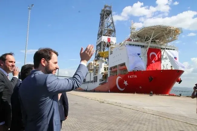 Berat Albayrak'ın çizdiği Milli Enerji Vizyonu taçlandı: Osman Gazi 20 yıllık görev için Karadeniz'e açıldı-4