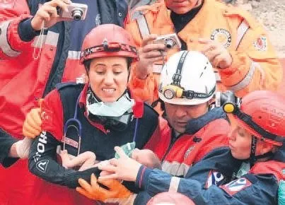 kurtulusun adi azra takvim