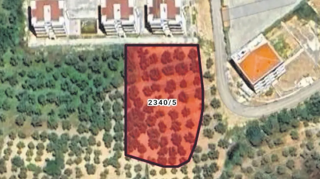 kasa-tam-takir-bir-karis-belediye-mulku-sattirmam-diye-sov-yapti-belediyenin-en-kiymetli-arazisini-satisa-cika-1777007153602.jpeg CHP'li Deniz Dalgıç Mudanya Belediyesi'nin en kıymetli arazisini satışa çıkardı: "Bir karış mülk sattırmam" diye şov yapıyordu-3