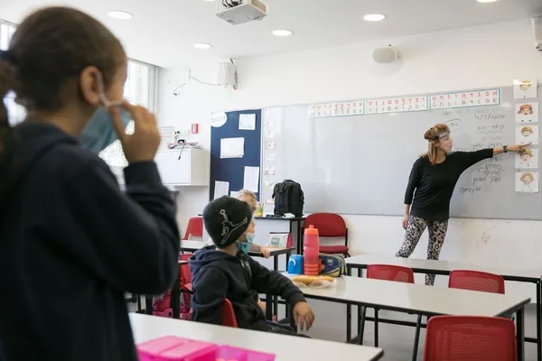 İngiltere Başbakanı Boris Johnson okulların yeniden açılacağı tarihi duyurdu!-4