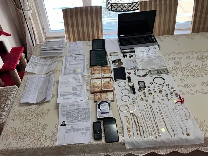 antalyada-cukurlar-cetesi-cokertildi-11-milyarlik-mal-varligina-el-konuldu-1703519096857.jpeg Antalya’da çukurlar çetesi çökertildi! 11 Milyarlık mal varlığına el konuldu-7