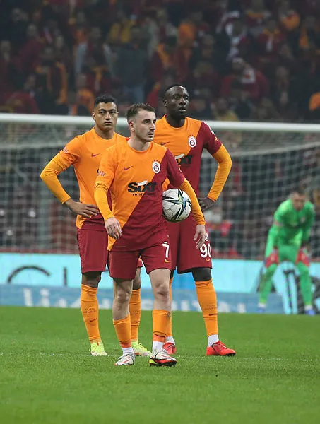 galatasaray-uefa-maci-ne-zaman-galatasaray-marsilya-maci-saat-kacta-hangi-kanalda-canli-yayinlanacak-gs-marsilya-muhtemel-11ler-1637814513670.jpg Galatasaray UEFA maçı ne zaman? Galatasaray Marsilya maçı saat kaçta, hangi kanalda canlı yayınlanacak? GS Marsilya muhtemel 11'ler!-5