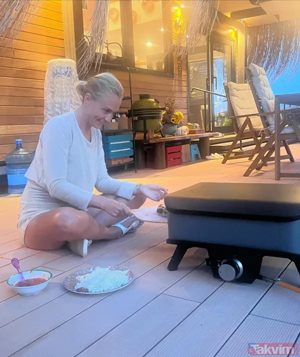 2024 yazı bakın nasıl geçmiş! Ceyda Düvenci’den art arda bikinili pozlar! “Aşk sen nelere kadirsin” - 14