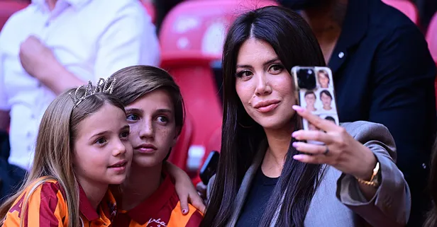 Mauro Icardi'nin eşi Wanda Nara Galatasaray şampiyonluk kutlamalarında!