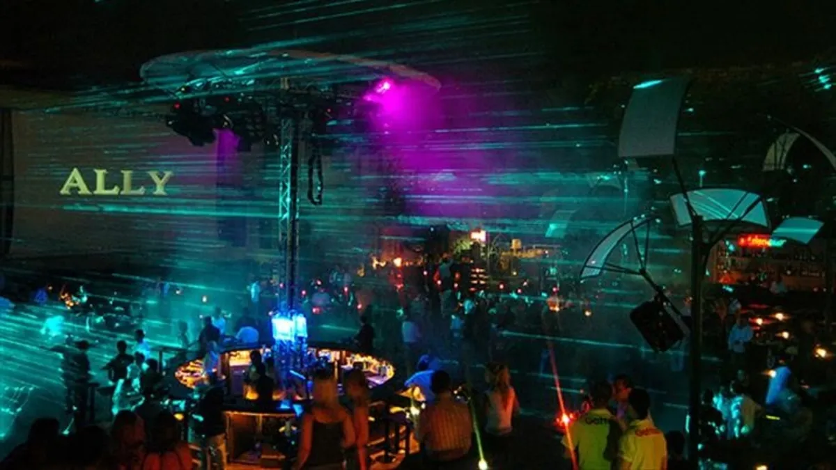 Durban'da Kanlı Saldırı: Eğlence Mekanında 8 Can Kaybı! Şehir Şokta