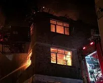 Bursa’da 3 katlı metruk binada yangın! Küle döndü