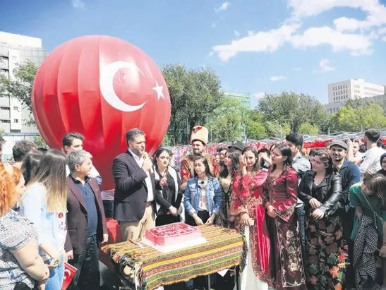 19 Mayıs 100. yılda da büyük bir gururla kutlandı-3