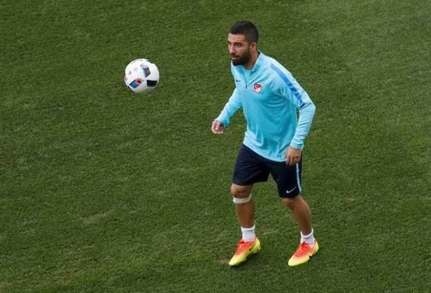 Arda Turan'dan Galatasaray kararı! Canlı yayında açıkladı-2