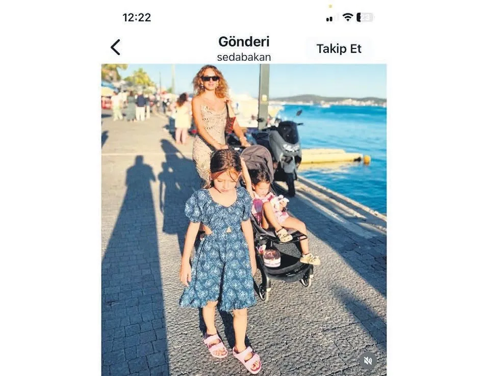 Seda Bakan çocuklarına kendisi bakıyor