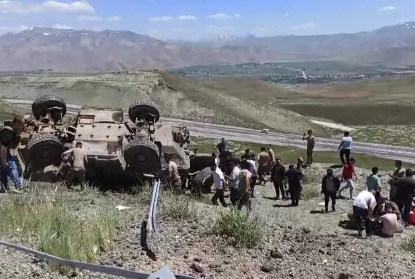 Askeri araç takla attı: 4 yaralı