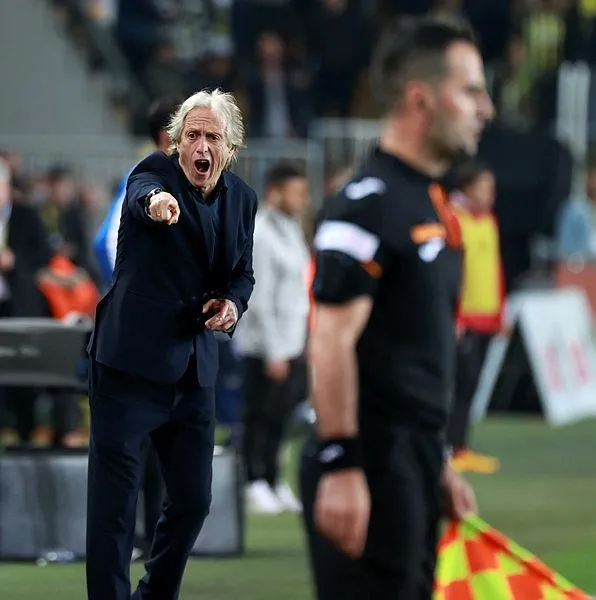 fenerbahce-teknik-direktoru-jorge-jesus-sivasspor-galibiyeti-sonrasi-konustu-zor-ama-hak-edilmis-bir-galibiyet-1667868247489.jpeg Fenerbahçe Teknik Direktörü Jorge Jesus Sivasspor galibiyeti sonrası konuştu: Zor ama hak edilmiş bir galibiyet-3