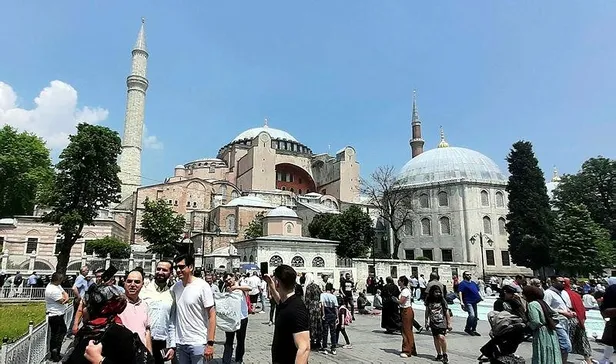 yunanistan-disisleri-bakani-nikos-dendiastan-istanbulun-fethinin-569-yil-donumunde-skandal-ayasofya-paylasimi-1653830159643.jpeg Yunanistan Dışişleri Bakanı Nikos Dendias'tan İstanbul'un fethinin 569. yıl dönümünde skandal 'Ayasofya' paylaşımı!-4