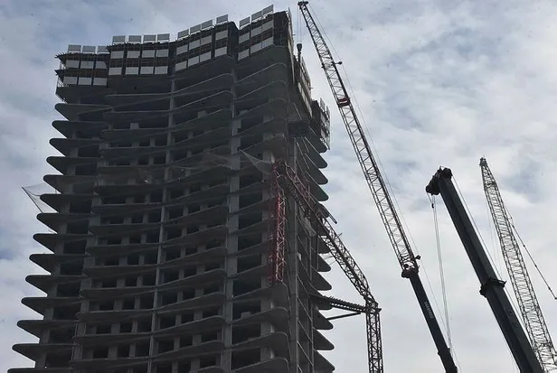 İzmir'de vinç devrildi! Ölü ve yaralılar var: 4 kişi tutuklandı!-8