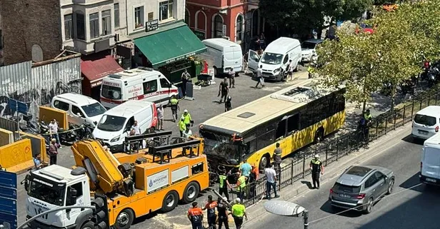 Beyoğlu'nda İETT kazası! Şoför adliyeye sevk edildi ağır yaralı belediye çalışanı entübe edildi