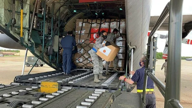 Son dakika: Türkiye'den dünyaya Kovid-19 desteği: İkinci tıbbi yardım ABD'ye ulaştı-1
