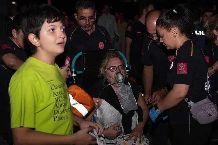 ankara-valore-sitesindeki-yapi-denetim-sirketinden-carpici-itiraf-muhurlu-binada-kacak-insaata-goz-yumuldu-kim-1755672468187.jpeg Ankara'daki yangın (AA)