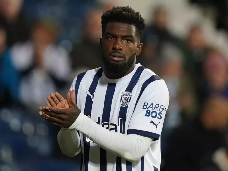 trabzonsporda-8-transfer-gundemde-sampiyonlugun-fitilini-atesleyecek-yildizlar-yola-cikti-1718113360765.jpeg Trabzonspor'da 8 transfer gündemde! Şampiyonluğun fitili ateşlendi-20