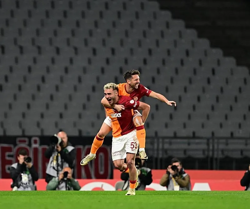 Dortmund Barış için geliyor: Alman devi, Galatasaray'ın jokerini derbide izleyecek!-3